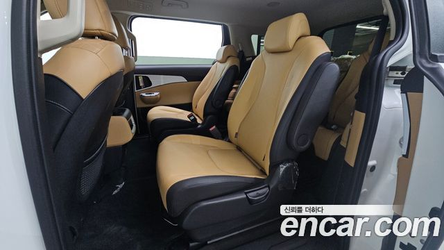 Kia Canival 2022 — photo 17