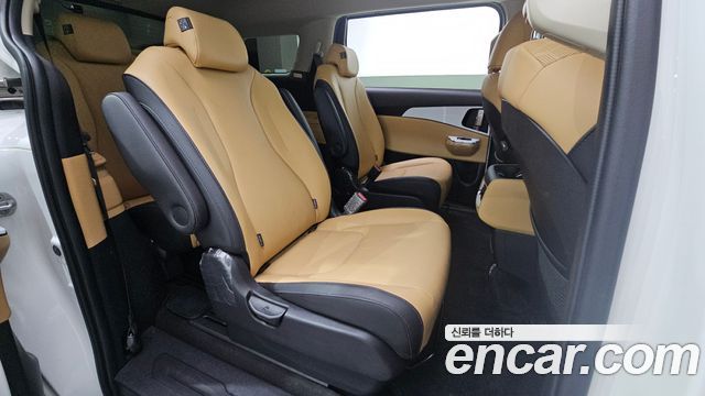 Kia Canival 2022 — photo 18