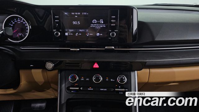 Kia Canival 2022 — photo 20