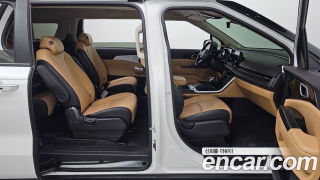 Kia Canival 2022 — photo 24