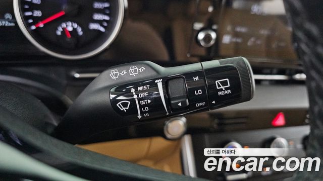 Kia Canival 2022 — photo 25