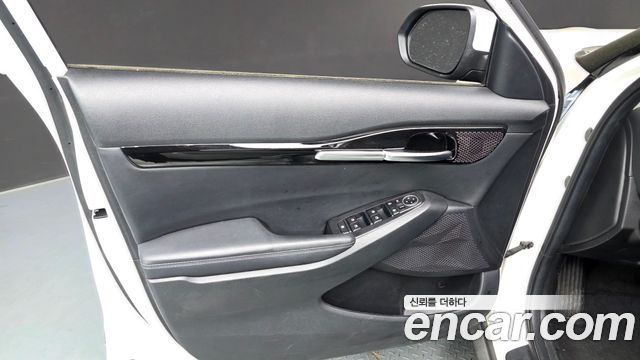 Kia Seltos 2023 — photo 14