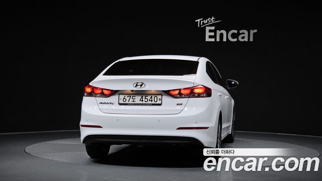 Hyundai AVANTE 2017 — photo 4