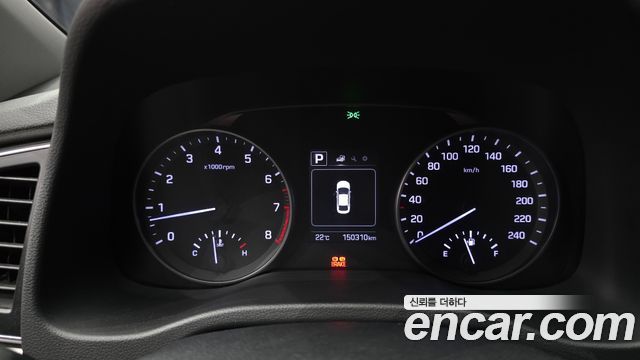 Hyundai AVANTE 2017 — photo 11