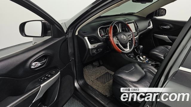 Jeep Cherokee 2017 — photo 13