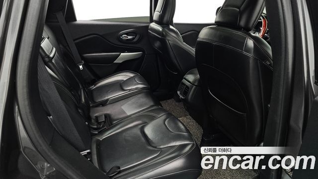 Jeep Cherokee 2017 — photo 18