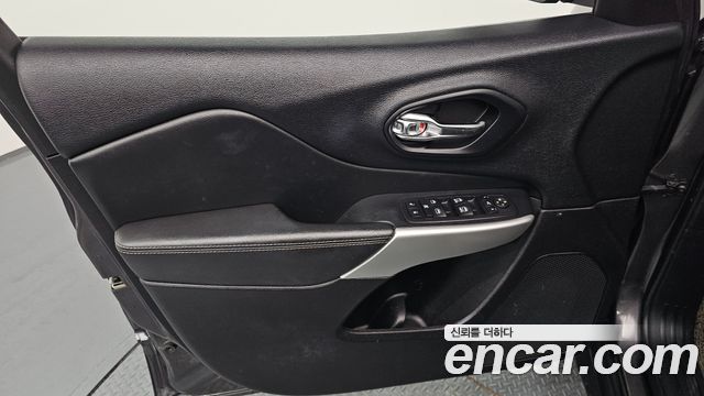 Jeep Cherokee 2017 — photo 14