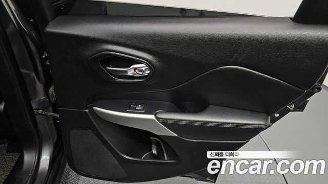 Jeep Cherokee 2017 — photo 15