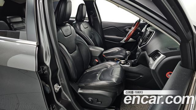 Jeep Cherokee 2017 — photo 16