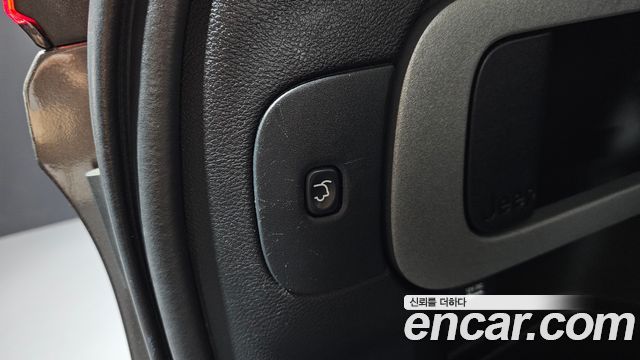 Jeep Cherokee 2017 — photo 28