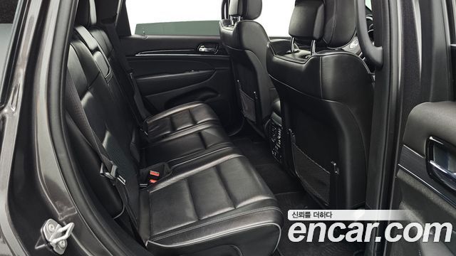 Jeep Cherokee 2020 — photo 18