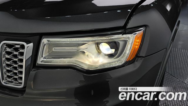 Jeep Cherokee 2020 — photo 8