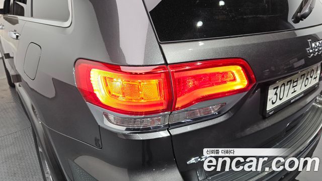 Jeep Cherokee 2020 — photo 9