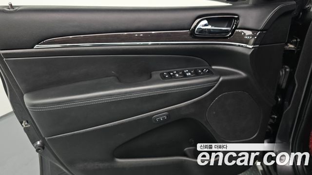 Jeep Cherokee 2020 — photo 14