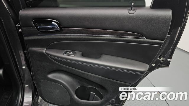 Jeep Cherokee 2020 — photo 15