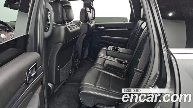 Jeep Cherokee 2020 — photo 16