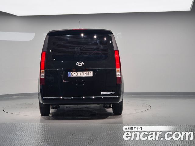 Hyundai Staria 2025 — photo 6
