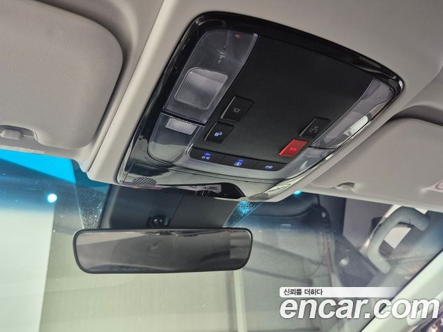 Hyundai Staria 2025 — photo 15