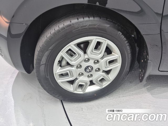 Hyundai Staria 2025 — photo 18