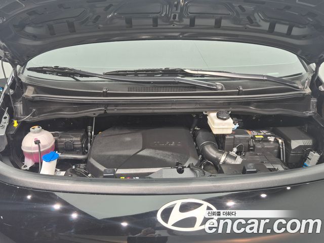 Hyundai Staria 2025 — photo 20