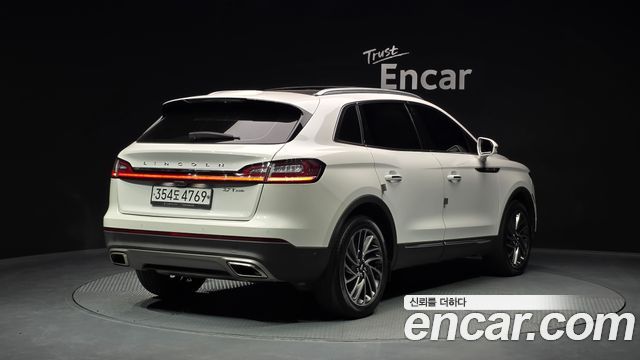 Lincoln Nautilus 2020 — photo 2