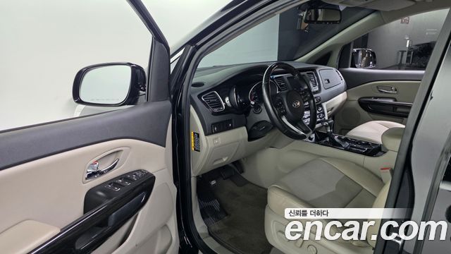 Kia Canival 2020 — photo 13