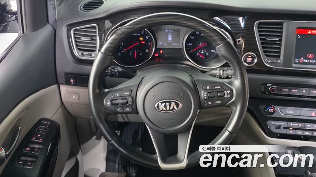 Kia Canival 2020 — photo 19