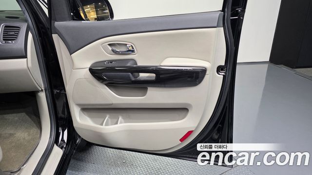 Kia Canival 2020 — photo 15