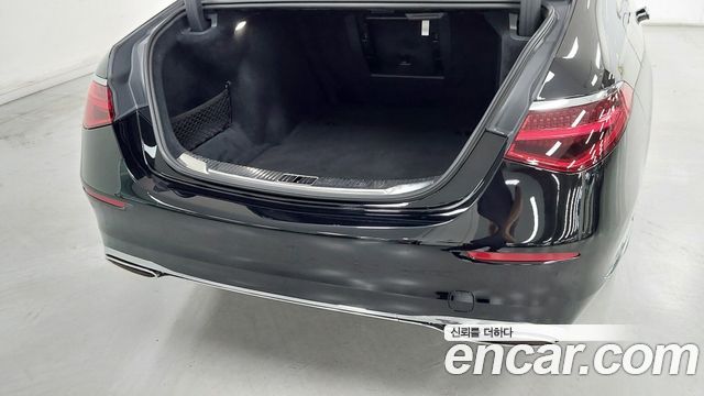 Mercedes-Benz S-Class 2026 — photo 11