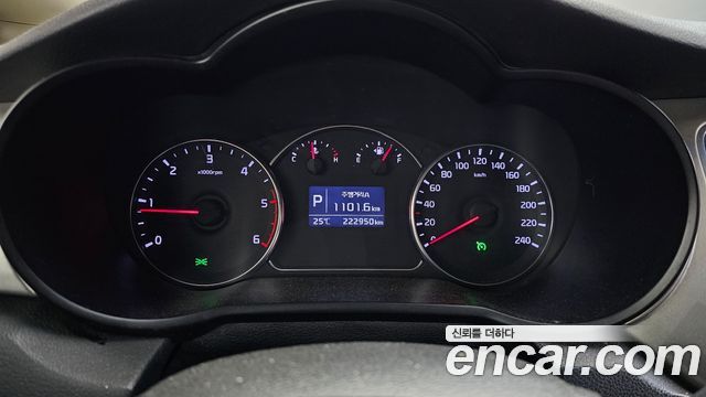 Kia Carens 2014 — photo 8