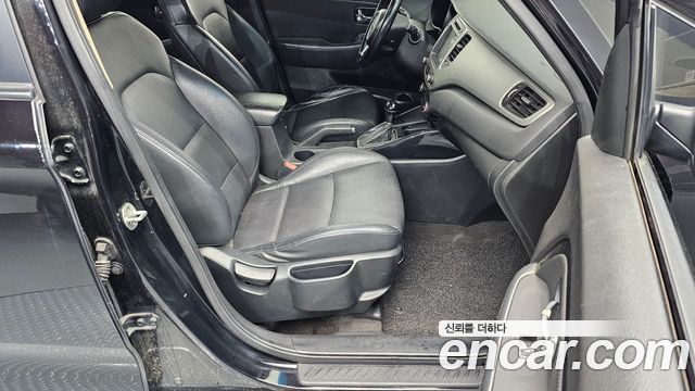 Kia Carens 2014 — photo 12