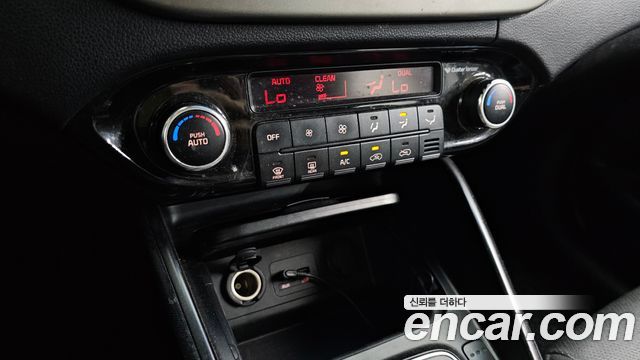 Kia Carens 2014 — photo 18