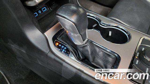 Jeep Cherokee 2021 — photo 12