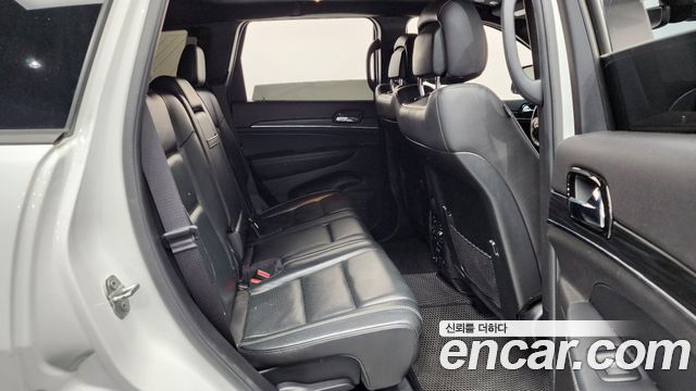 Jeep Cherokee 2021 — photo 17