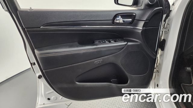 Jeep Cherokee 2021 — photo 14