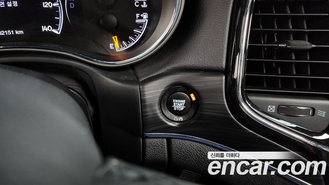 Jeep Cherokee 2021 — photo 28