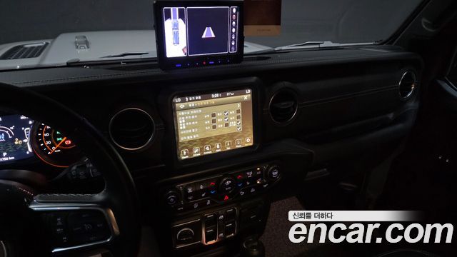 Jeep Wrangler 2023 — photo 20