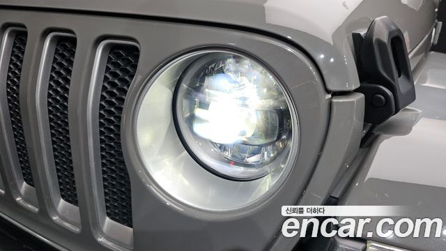 Jeep Wrangler 2023 — photo 8