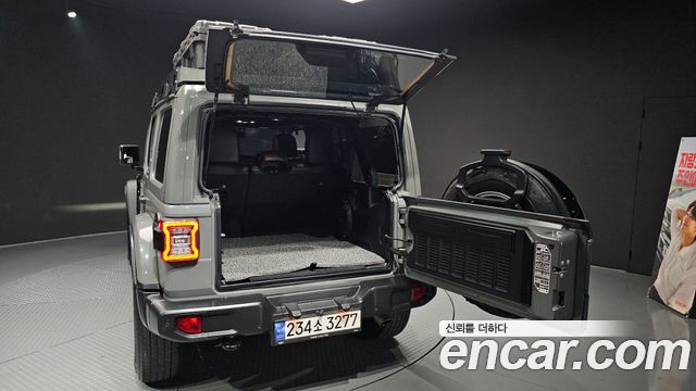 Jeep Wrangler 2023 — photo 31