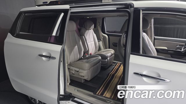 Kia Canival 2019 — photo 18