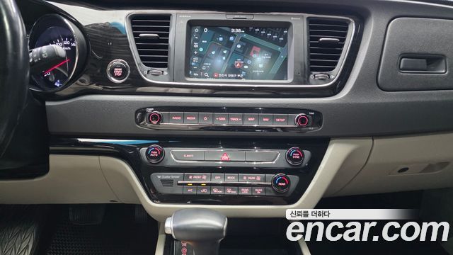 Kia Canival 2019 — photo 20