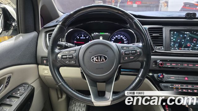 Kia Canival 2019 — photo 21