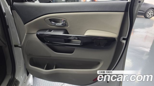 Kia Canival 2019 — photo 15