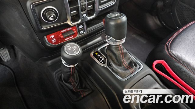 Jeep Wrangler 2021 — photo 9
