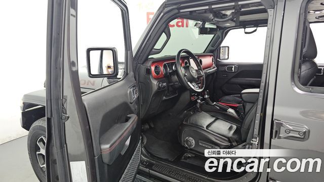 Jeep Wrangler 2021 — photo 10