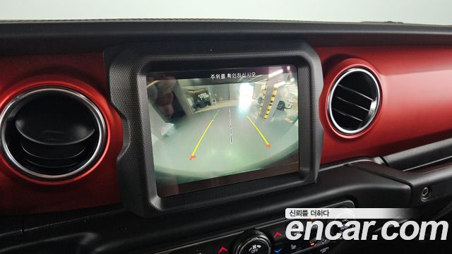 Jeep Wrangler 2021 — photo 13