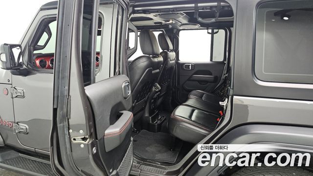 Jeep Wrangler 2021 — photo 19