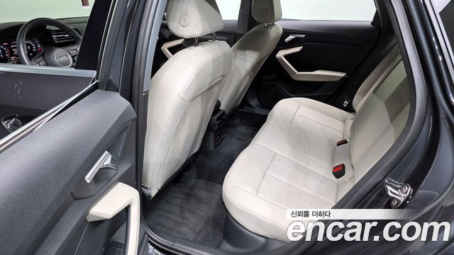 Audi A3 2023 — photo 18