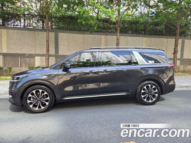 Kia Canival 2021 — photo 2