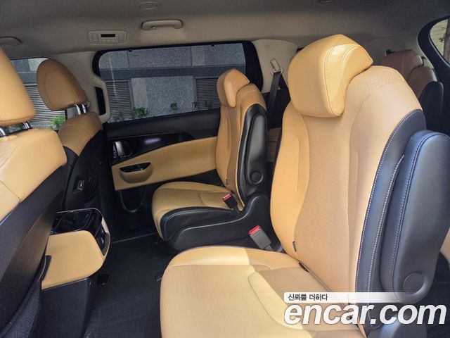 Kia Canival 2021 — photo 8